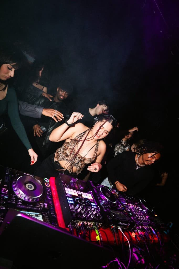 Joana Ferreira com artistas